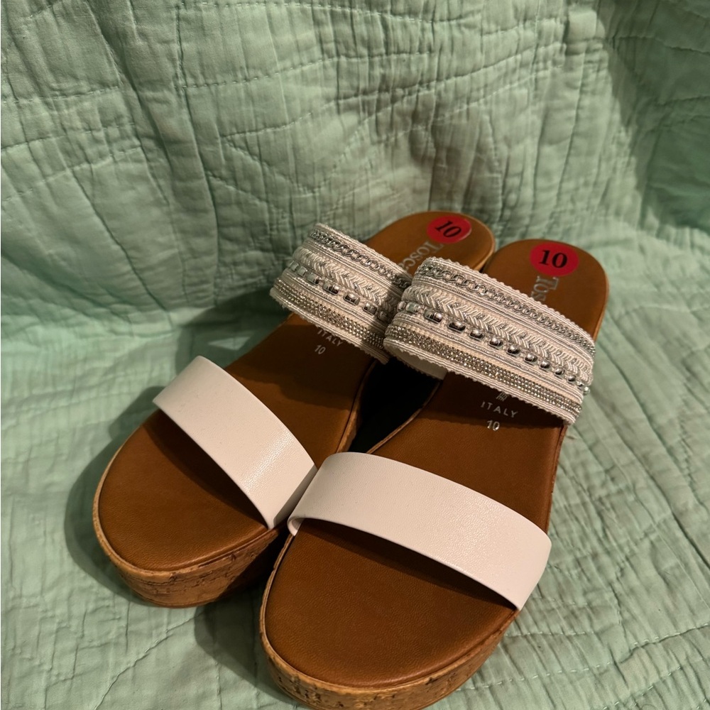 Toscana Collection Stylish White and Tan Wedges